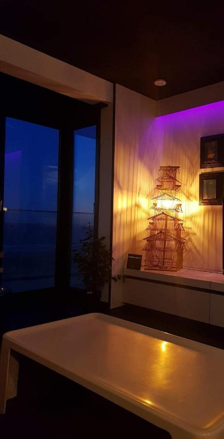 Modern Appartement Met Frontaal Zeezicht En Prive Parking Knokke-Heist Exterior foto