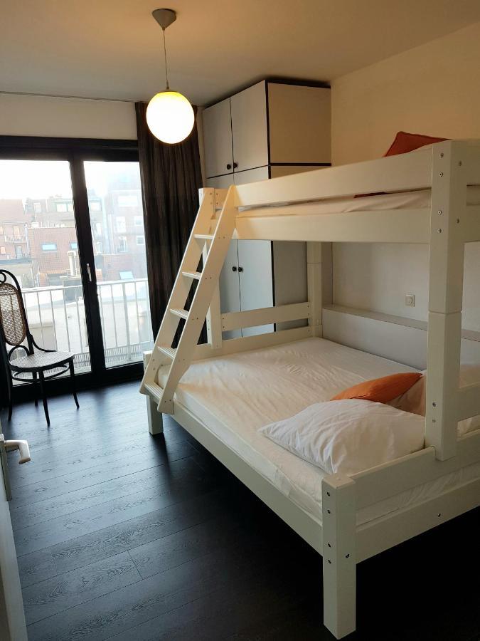 Modern Appartement Met Frontaal Zeezicht En Prive Parking Knokke-Heist Exterior foto